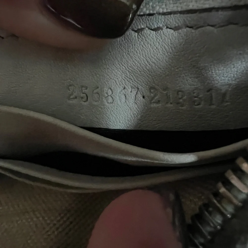 Gucci Beige and Brown Monogram Wristlet wallet with dust bag - Picture 8 of 11